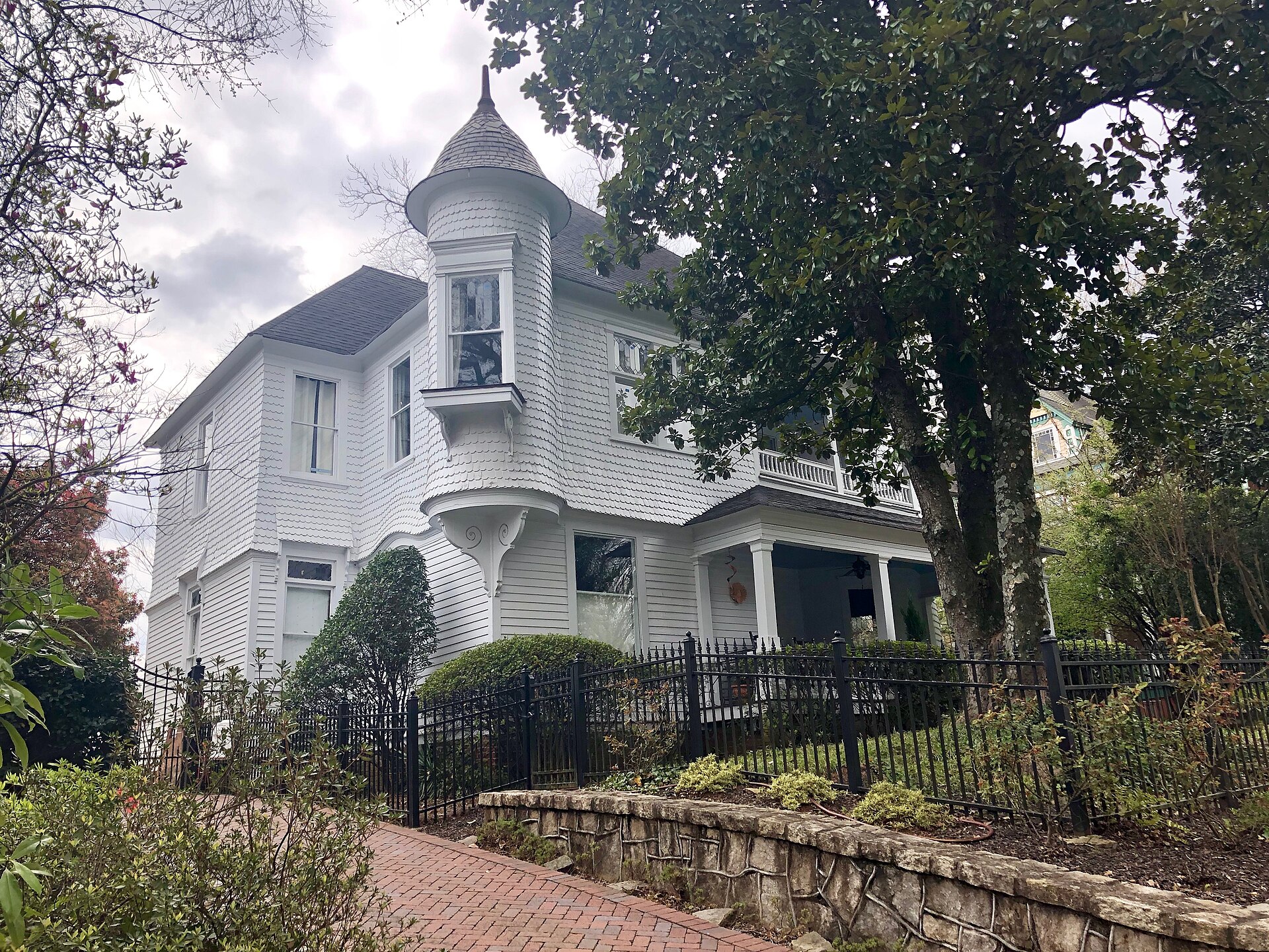LeCraw House on a walkable street in Inman Park, Atlanta